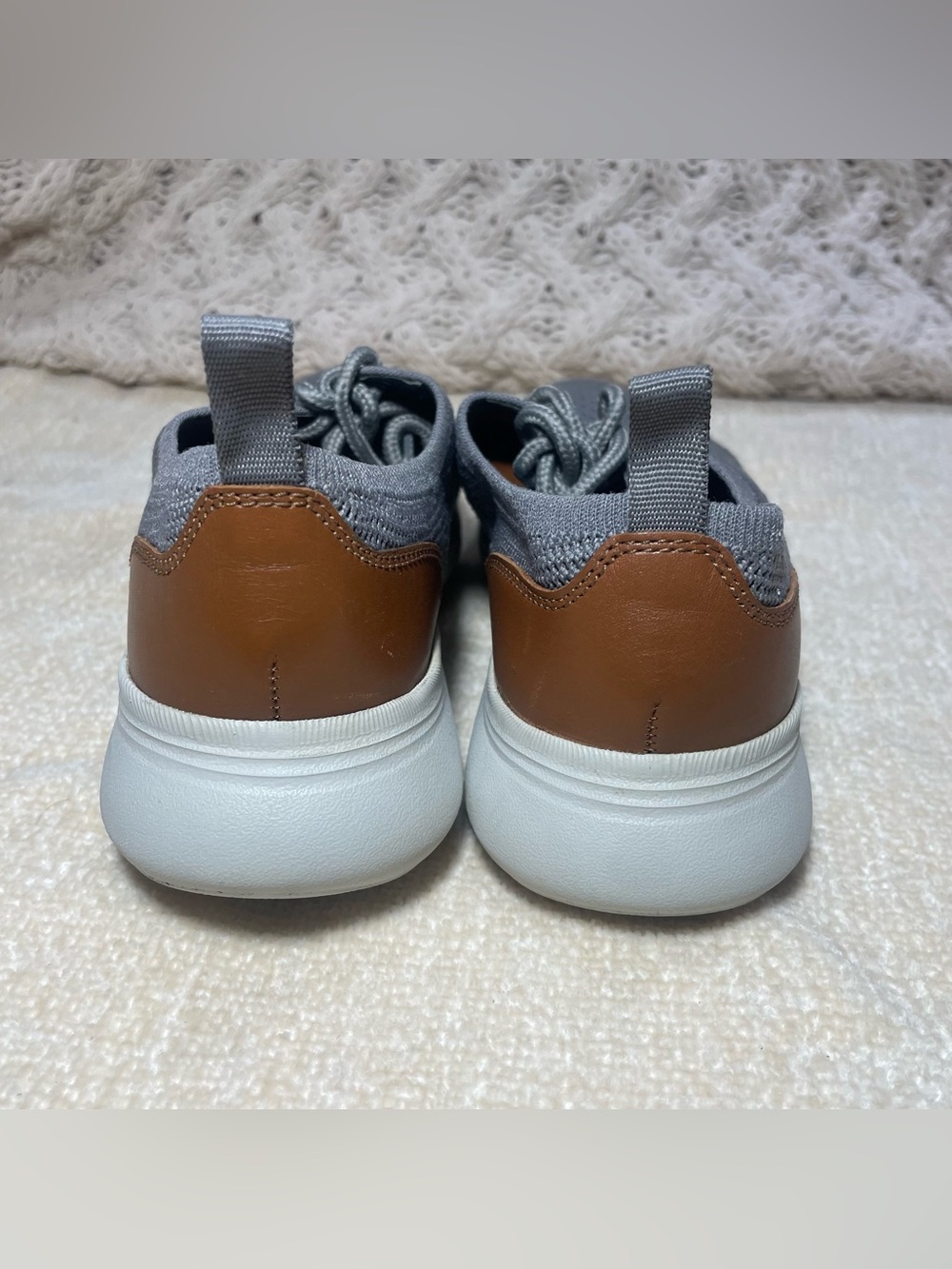 Johnston & Murphy Kids Gray Knit Slip-On Sneakers with Tan Heel Accent size 3.5 - Picture 4 of 11